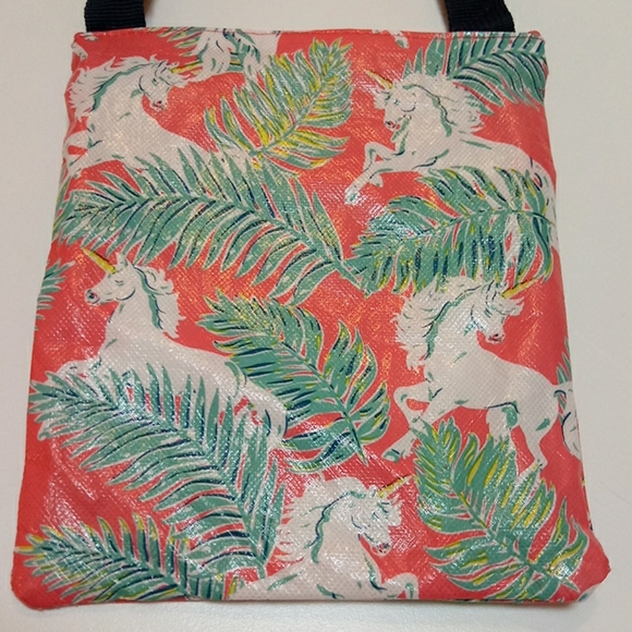 Simply Southern vinyl CrossBody - Picture 4 of 7